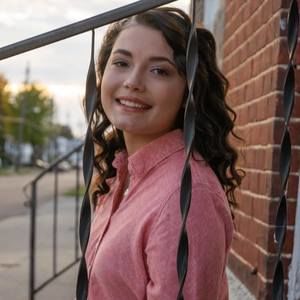 Meet your Posher, Monica